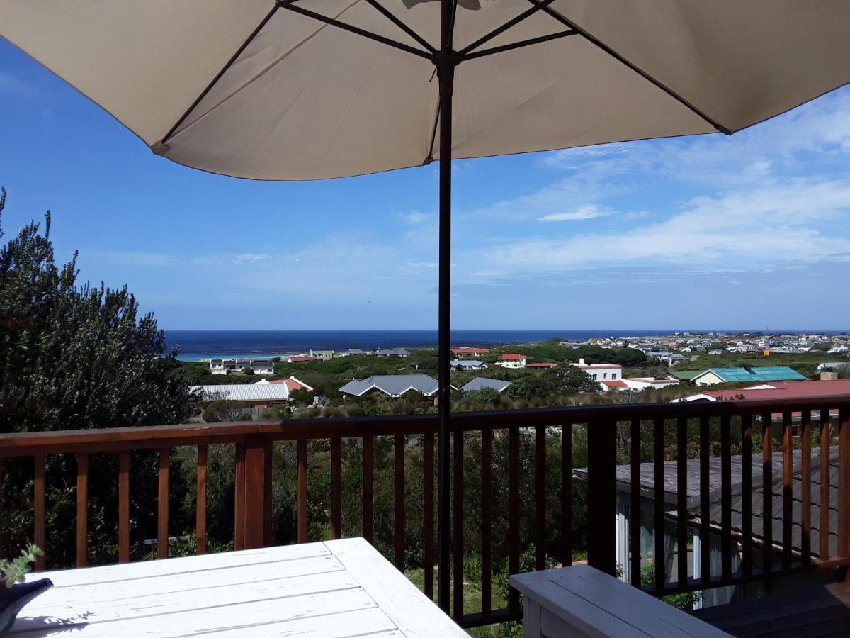 The Trailhouse Hotel Betty's Bay Eksteriør billede