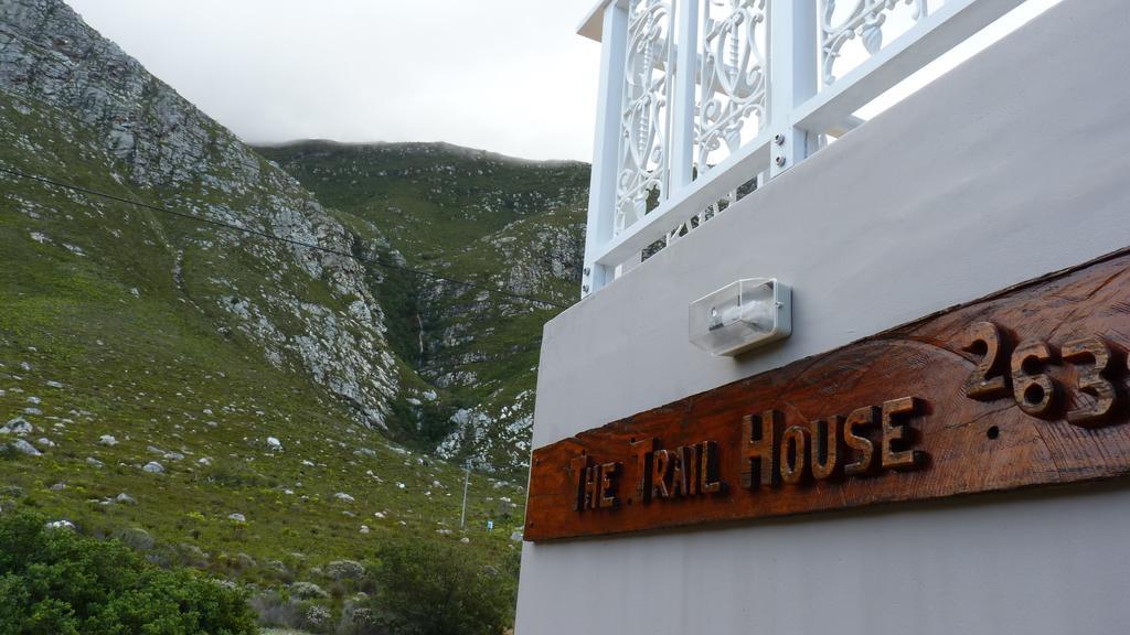 The Trailhouse Hotel Betty's Bay Eksteriør billede