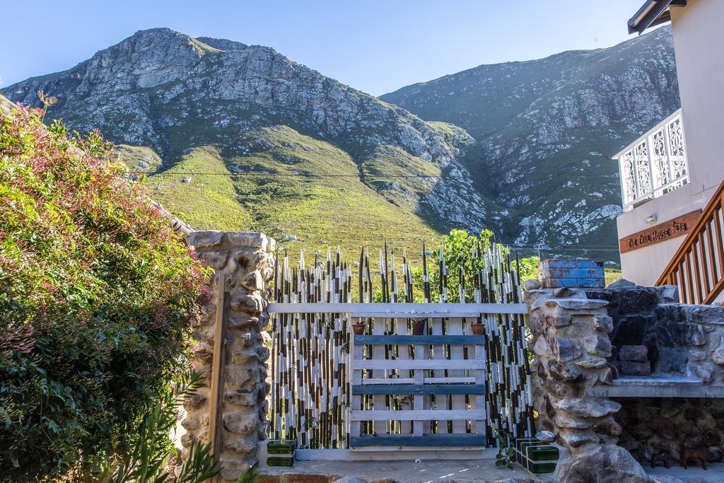 The Trailhouse Hotel Betty's Bay Eksteriør billede